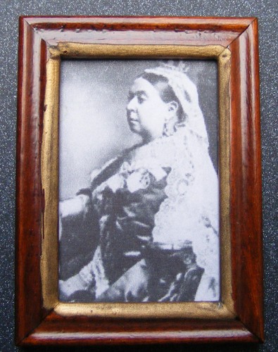 Puppenhaus queen victoria - queen,