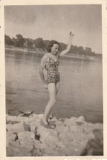 Photo Pretty Woman in Swimsuit