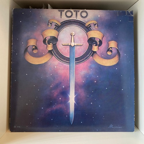 Toto near mint - (near,
