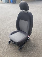 Fiat DOBLO Cargo 263 66KW  Kastenwagen Ez.27.12.2012 Sitz vorne rechts