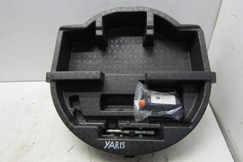 Toyota yaris 2013 verkleidung - yaris,
