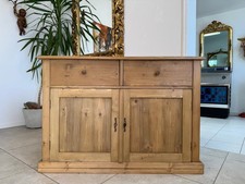 Bäuerliche Anrichte Laden