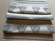 Tischläufer im Landhausstil mit Lavendelsträusschen