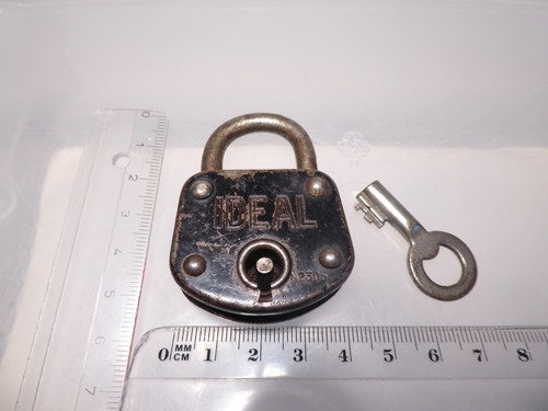Altes vorhängeschloss ideal - altes,