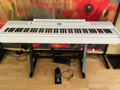 Yamaha 525 digital piano - wh,