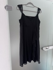 ESPRIT ~ „kleine Schwarze“