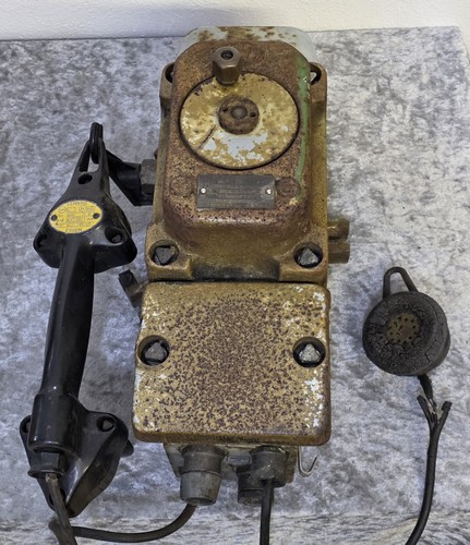 Antikes bunkertelefon - antikes,