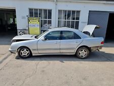 Schlachtfest  Mercedes E-Klasse W210 E220 CDI Ausschnitt vom Einstieg Nr.120/22