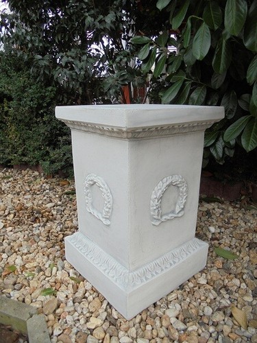 Sockel für gartenfiguren - sockel,