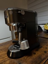 De'Longhi Dedica EC685.M Espresso Siebträger-Maschine, Silber