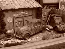 Citroen 2CV Ente Bj.1955/1960 - Scheunenfund-Werkstatt Diorama im Maßstab 1:43