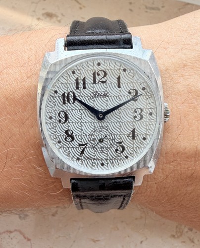 Eine originelle zim - eine, zim-uhr