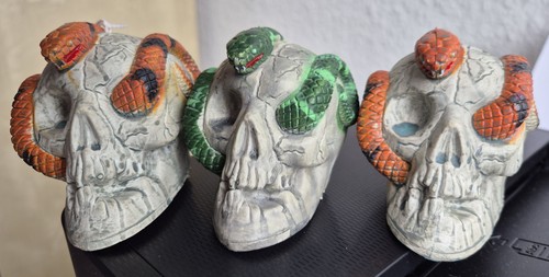 Totenkopf figur mit einer - 3x,