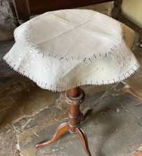 GROSSE TISCHDECKE SPITZE