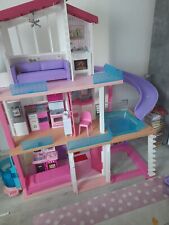 Verkaufe ein Barbie Spiel Haus mit Rutsche ,Pool und allen Möbeln dazu