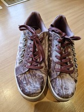 Samtschuhe Mit Glitzersteinen 