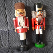 2 große Holz NUSSKNACKER von früher