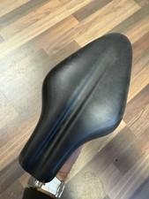 Triathlonsattel mit Sattelstütze + 2 Adapter Heckflaschenhalter