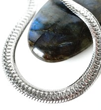 Schöne breite Collier