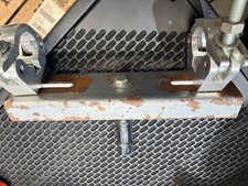 Doughty Traversenhalterung