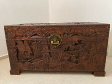Holzkiste Truhe handgeschnitzt aus China / Hong Kong 30/40er Jahre 100x53x50 cm 