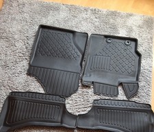 Fußmatten Toyota Yaris Hybrid ab 2018 | Gummi & Velours | Passgenau---?...