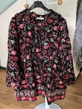 Bestickter Kurzmantel von