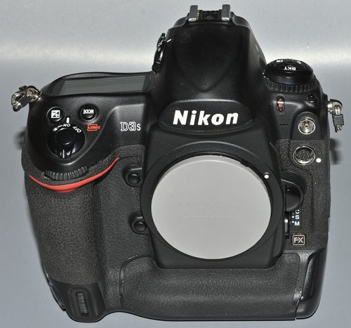 Nikon d3s body gut - nikon,