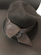 Damenhut in Schwarz mit Satinband aus 50/60 er Jahre Nachlass!