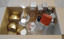 18 leere Parfum Flacons verschiedene Marken