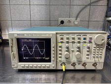 Tektronix TDS 754C  Digital