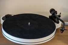 Pro-Ject RPM 1 Carbon  Plattenspieler - Hochglanz Weiß
