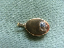 Goldenes Medallion 333 mit winzigem Diamant; für 2 Bildchen