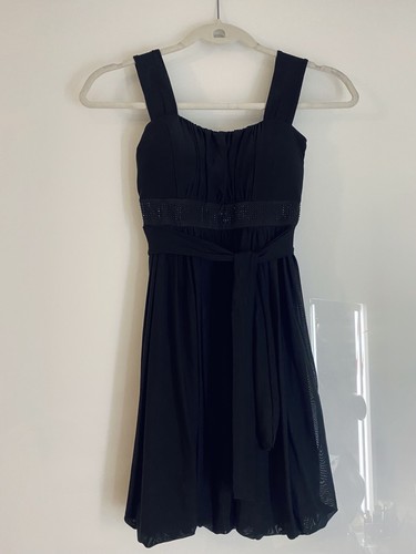 Elegantes schwarzes mini - elegantes, kleid