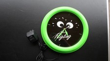 Kleiner Feigling  Wanduhr mit Beleuchtung