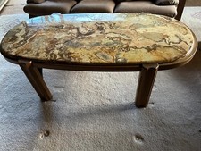 wohnzimmertisch mit Marmorplatte