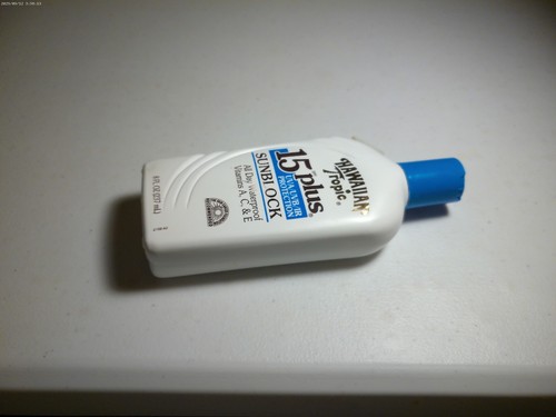 Hawaiian tropic sunblock - tropic,