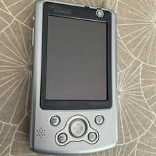 Fujitsu Siemens Pocket LOOX 610. Pocket PC silberfarben mit Stift und Zubehör