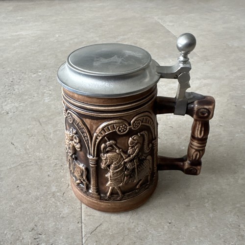 Bierkrug mit zinndeckel - bierkrug,