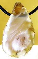 ACHAT    GEODE    Gebohrt