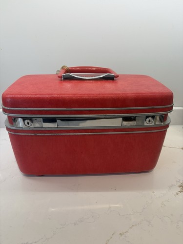Vintage roter hartschalen - vintage,