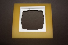 Gira EVENT opak gelb (Einsatz in reinweiß) 1-fach Rahmen