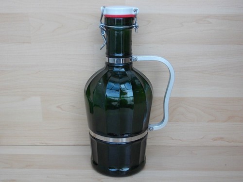 Leere grüne liter flasche - leere,