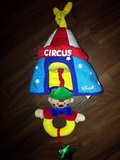 Chicco Circus Zelt Manege Stern Clown Schleife Stern Blau Rot Gelb Grün Spieluhr