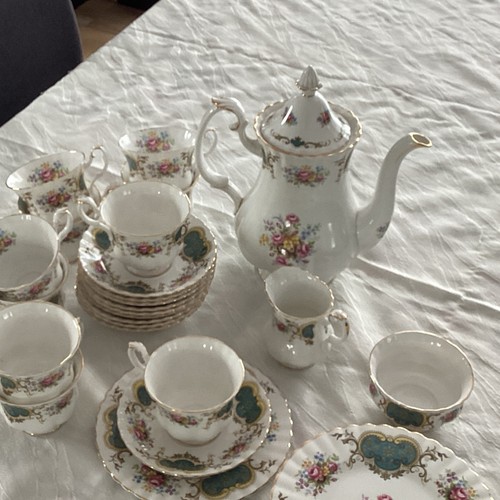 Royal albert berkkeley - albert, bone