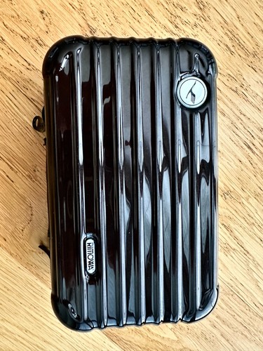 Rimowa lufthansa amenity kit - lufthansa,