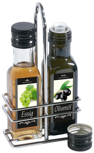Menage mit leeren - , flaschen
