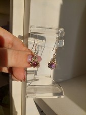 Schöne Ohrringe mit echtem