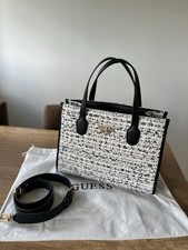 GUESS Tasche Silvana Schwarz-Weiß-Creme Damen Handtasche Schultertasche