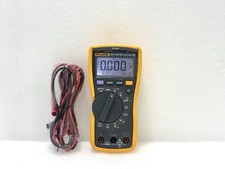 Fluke 117 TRUE RMS MULTIMETER WITH WIRE